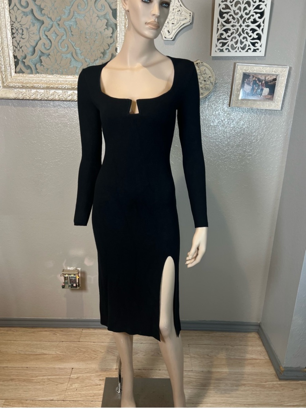 Abercrombie and Fitch Classic Black Long-Sleeve Midi Dress with Front Slit - Picture 2 of 12